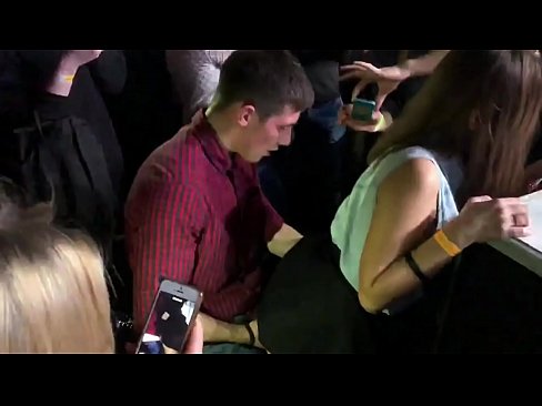 ❤️ Sessu reale in una discoteca russa. Una ragazza russa di 18 anni in l'anu è a vagina scopata in una discoteca Super porn à co.hochu-sex-tomsk.ru ❌